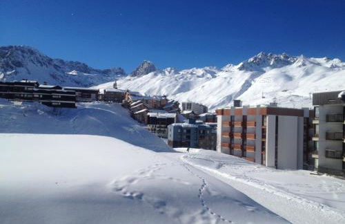 Ski in-Ski out! Spacious & Stylish Apartment for 8 in the heart of Lavachet - Foto 2