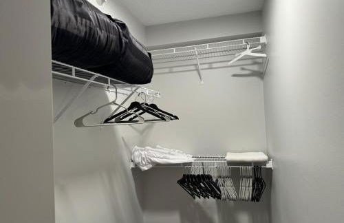 Cozy 2 bedroom condo by lakeshore - Foto 42