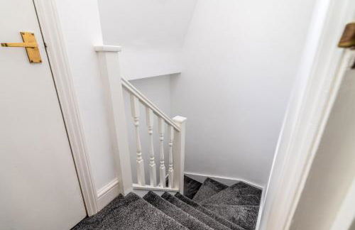 Charming 3-Bedroom London Townhouse Balcony - Foto 11