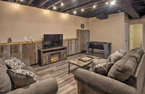 Lakeside Blue Eye Escape with Game Room and Hot Tub! - Foto 11