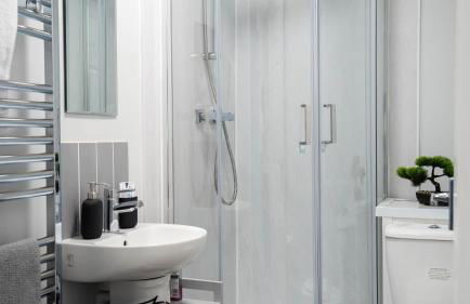 Reardon near warwick hospital, free parking, fast wifi, sleeps 5 - Foto 39