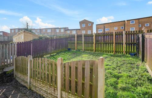 Yasmin's Townhouse - Sleeps upto 10, great for groups with FREE Parking - Hosted by Stay Host Save - Foto 16