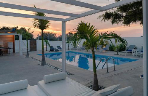 Myrto Villa heated pool - Foto 16