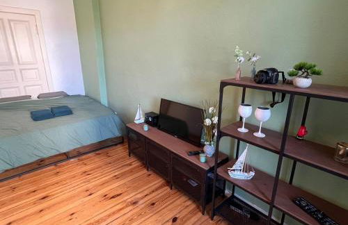 Stylish 2-room Apartment with Balcony Next to East Side Gallery - Foto 11