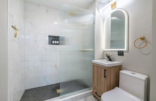 Pool Table, Arcade, Darts, 3 Car Garage, Sleeps 20 - Photo 47