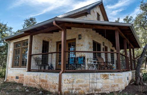 Lovely Cottage Retreat in Texas Hill Country with Cypress Creek Views near Hamilton Pool - Foto 29