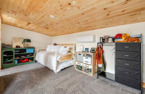 Secluded Private Retreat with Cabin & Vintage Airstream - Foto 28