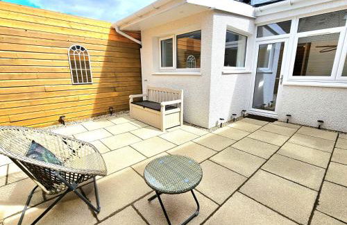 Newly Renovated Gem - Free Parking & Modern Comfort - Foto 45