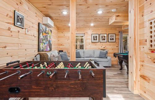 Cozy Cinema Cabin - Hot Tub and More - Foto 63