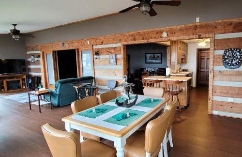 Scenic Lakefront Cabin Dock Water Activities Games - Foto 18