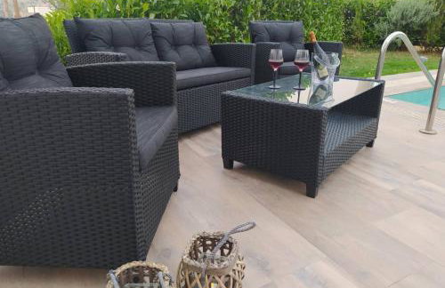 Rosemary Rhodes Villa - Photo 28