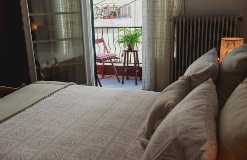 The House Around The Corner - Photo 2