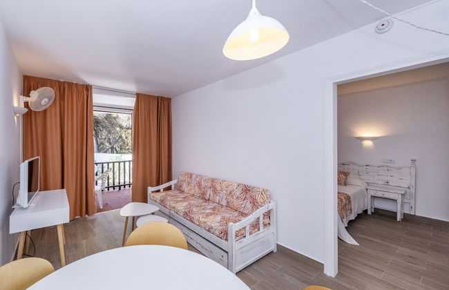 Aparthotel Sol Parc - Photo 3