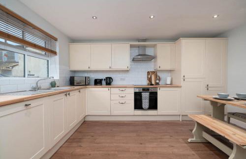 Stunning Spacious Home - Parking - Garden - Sleeps 6 - Foto 12