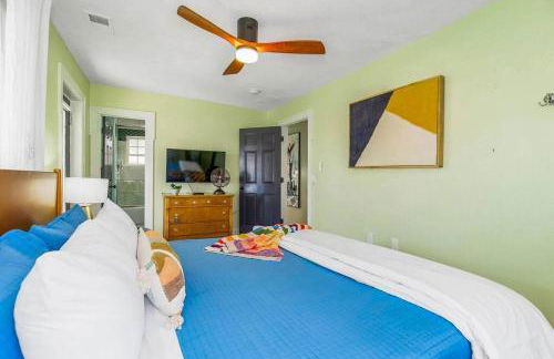 Chic 4BR 3BA Historic Home Near Country Club Plaza - Photo 42