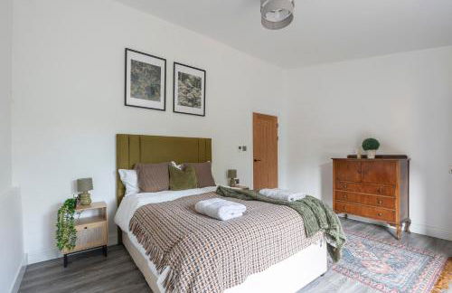 Stunning 5-bed Barn Conversion in Newark-on-Trent by Renzo, Beautiful Surroundings, Sleeps 10! - Foto 16