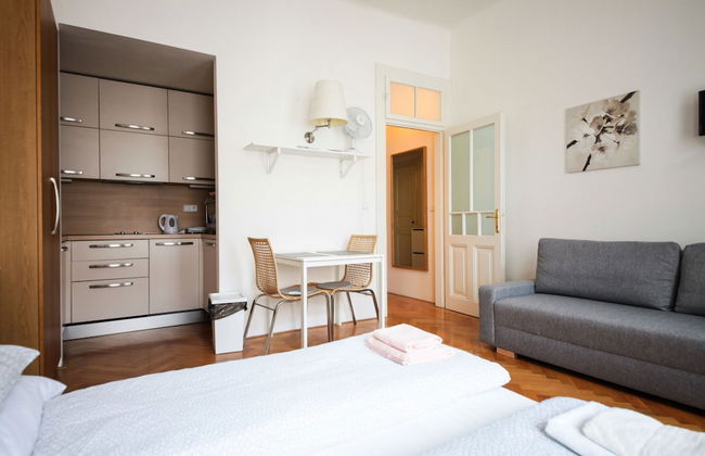 City Castle Aparthotel - Foto 39