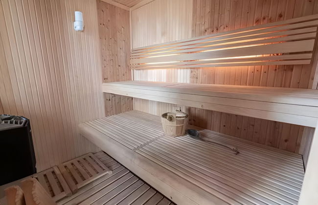 JOIVY Stunning 5-Bed Boathouse On The River Thames - Foto 21