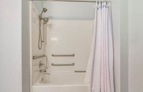 Steps to Smith Mountain Lake Unit with Pool Access! - Foto 14