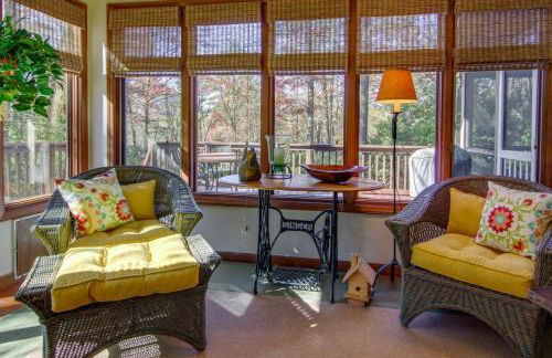 Peaceful Sapphire Cabin with Mountain Views - Foto 26