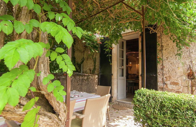 Historic Mansion by River Cenevieres - Foto 24