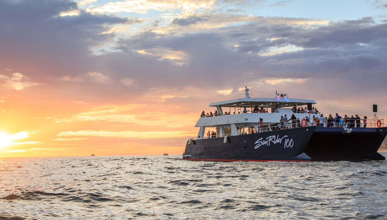 Los Cabos Sunset Catamaran Tour - Foto 1