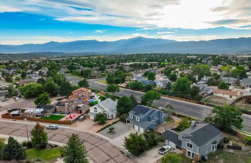 Modern 6BR Home in Briargate - Pet Friendly - Foto 55