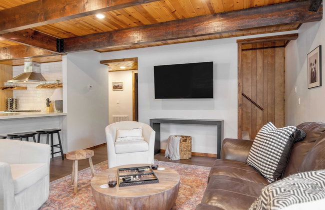 3mins to Lake, 5mins to Skiing Updated 4bdr Cabin Avalon Pines by Avantstay - Photo 11