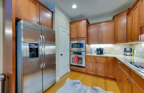 Lake Oconee Abode with Patio, Grill and Fire Pit Table - Foto 7