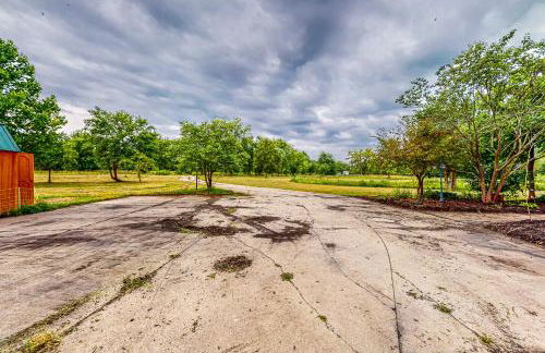 River Access! Couples Retreat on Working Homestead - Foto 18