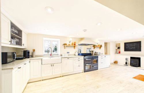 Cottage In Norfolk Sleeps 23 - Private Pool, Fishing Lake, Hot Tub Ref 99008Sc - Foto 38