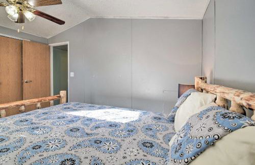 Houghton Lake Area Home with Fire Pit and Yard! - Foto 12