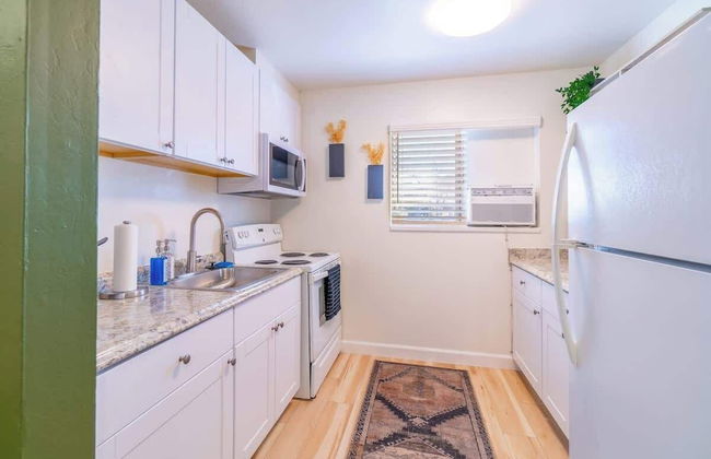 Emerald Escape - UNR & Pet Friendly - Photo 3