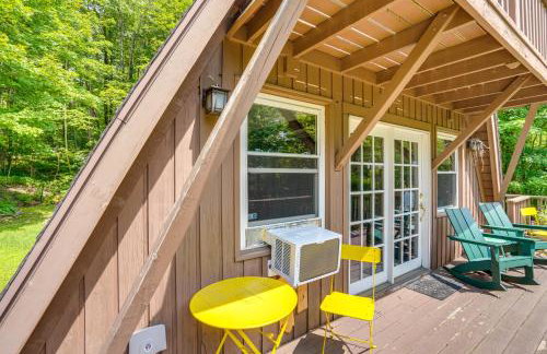 A-Frame Cabin with Furnished Deck in Becket! - Foto 24
