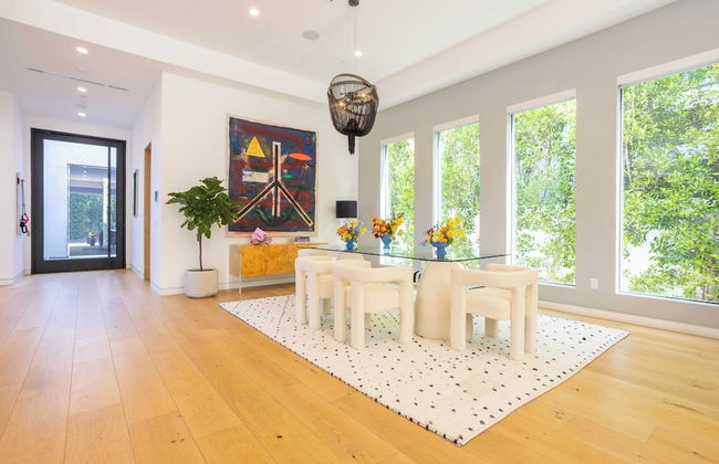 Luxe Weho Villa, Walk to Melrose Ave, Pool + Hot Tub North Vista by Avantstay - Photo 12