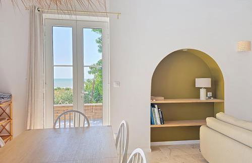 Feet in the water, 100 m from the city center - Photo 2