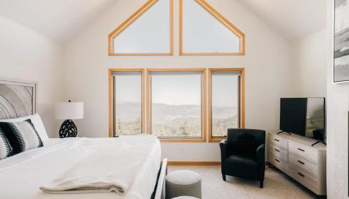 Peaceful Getaway with Hot Tub - Views - Evergreen - Foto 4