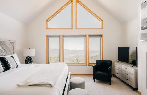 Peaceful Getaway with Hot Tub - Views - Evergreen - Foto 4