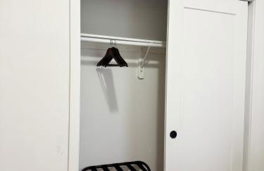 The Signature Modern Flat - Photo 10