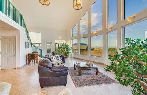 Oceanfront Castle with Hot Tub and Game Room - Foto 7