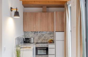 Authentic Studio with Terrace by HostWise - Foto 36