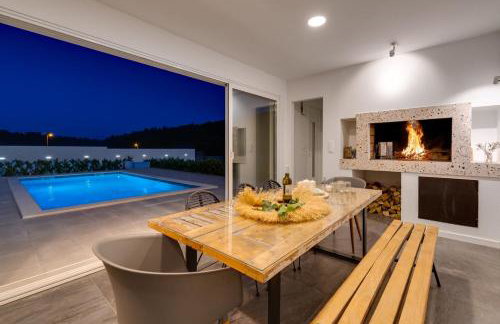 Villa Zen with 4 bedrooms, private 32 sqm pool, summer kitchen, 7 km from the beach - Photo 38