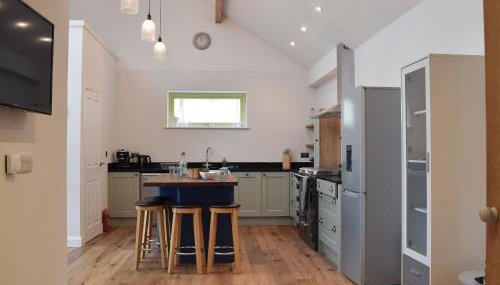 Heather Lea - Photo 3