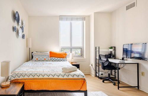 Downtown Silver Spring 2BR Skyline Balcony Suite Walkable to DC Metro LuxePad - Foto 11