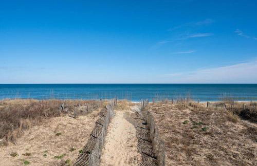 OBX 4BR Oceanfront Cottage - Foto 4