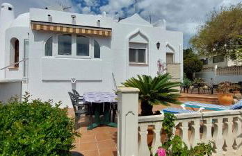 Villa totalmente independiente con piscina comunitaria - Foto 11