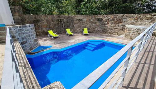 Charming Villa with Pool and Jacuzzi - Terras de Bouro - Foto 2