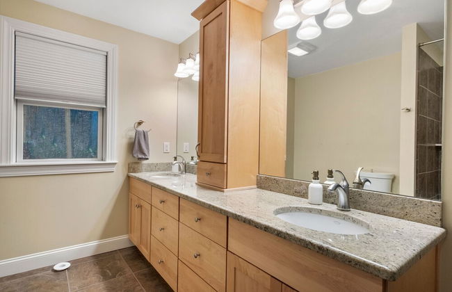 Massive Home w Sauna Pools Hot Tub Fireplaces - Photo 42