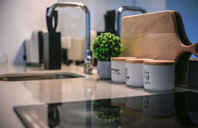 Stunning Newly Furnished 2 Bedrooms Apartment - Foto 7