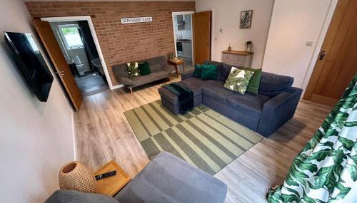 5 - Hedgehog Den, Large dog friendly garden with hottub - Foto 4